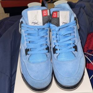 Air Jordan 4 UNC